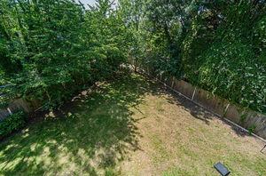 Communal garden- click for photo gallery
